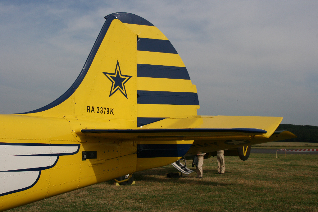 Yak-52