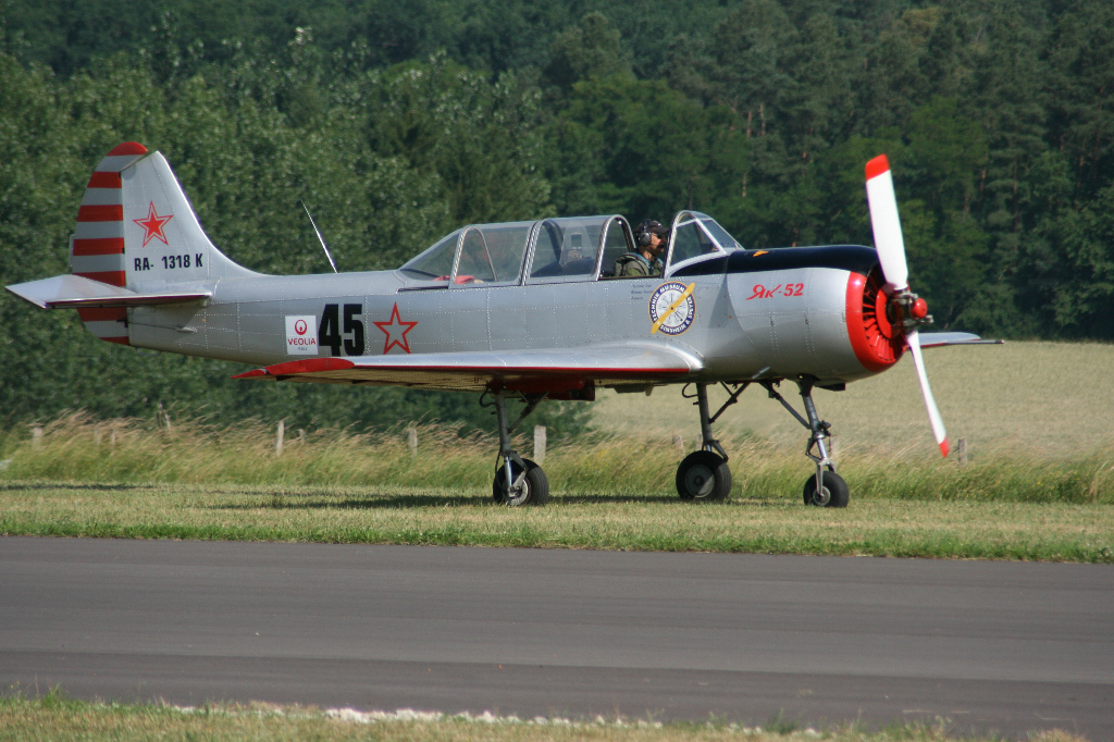 Yak-52 - hier klicken !