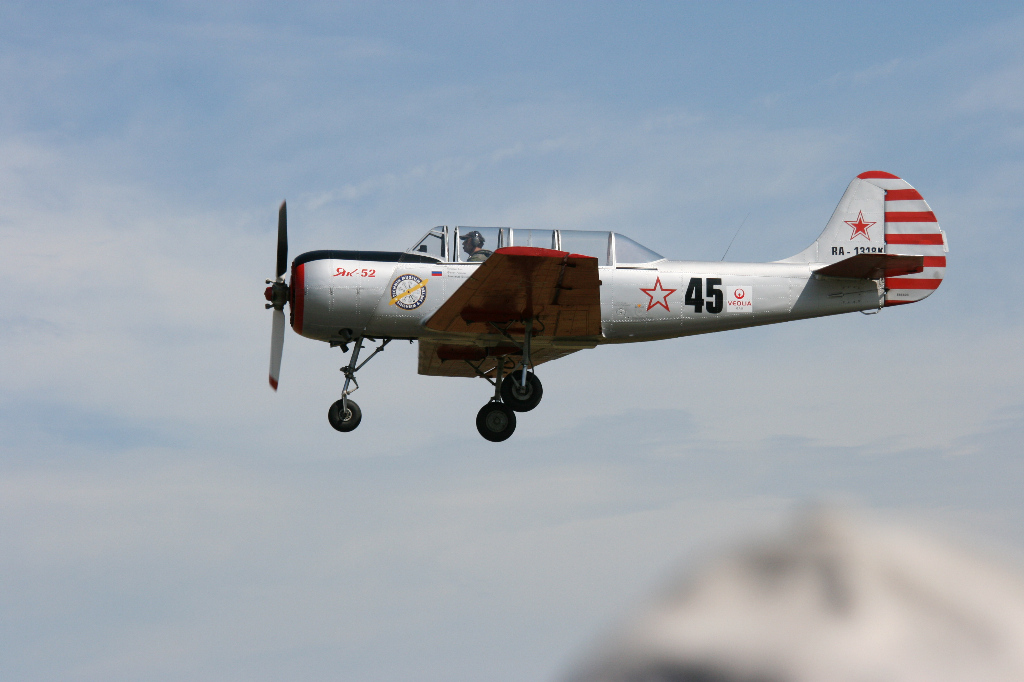 Yak-52