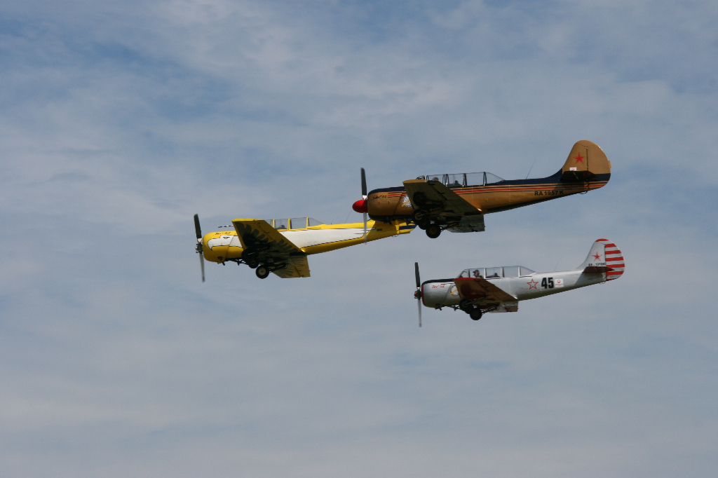 Yak-52