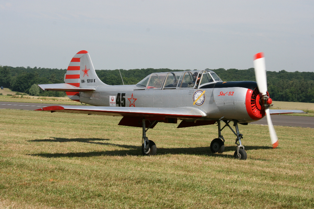 Yak-52 - hier klicken !