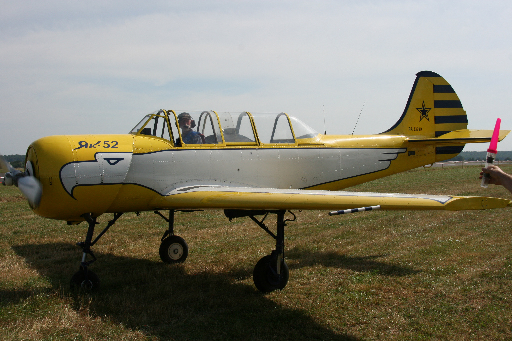 Yak-52