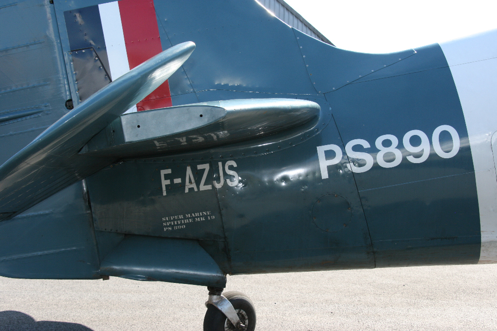 Spitfire Mk XIX PS890 F-AZJS