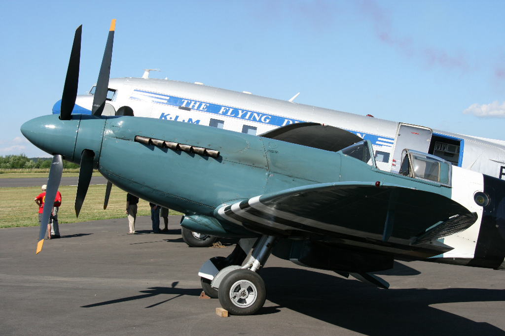 Spitfire Mk XIX PS890 F-AZJS