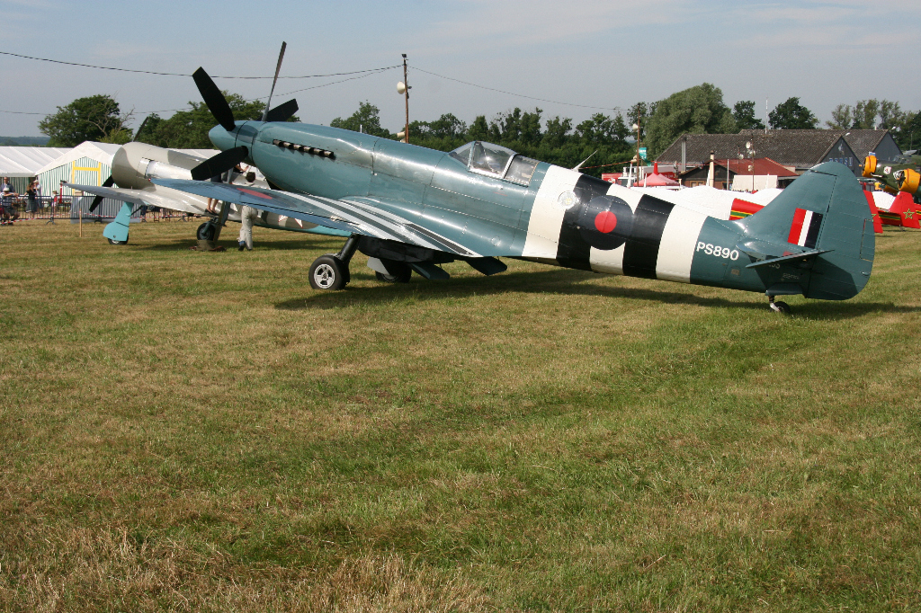 Spitfire Mk XIX PS890 F-AZJS