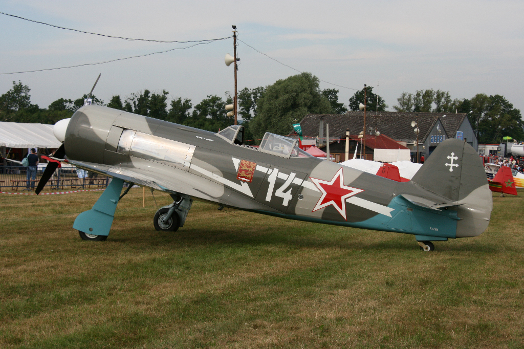 Let C-11 / YAK-11 F-AZNN