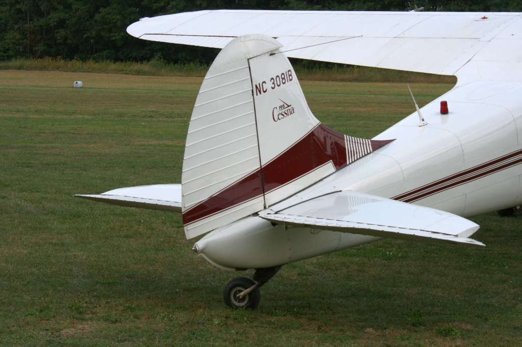 Cessna C-195 NC3081B