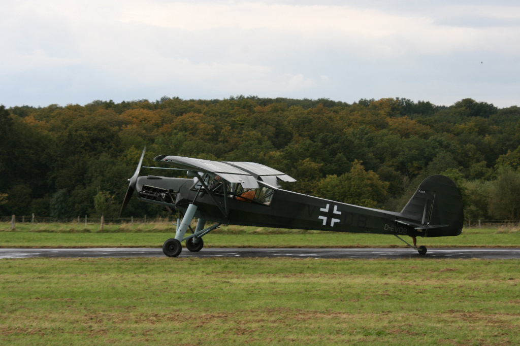 Fieseler Storch Fi156 D-EVDB von Dirk Bende