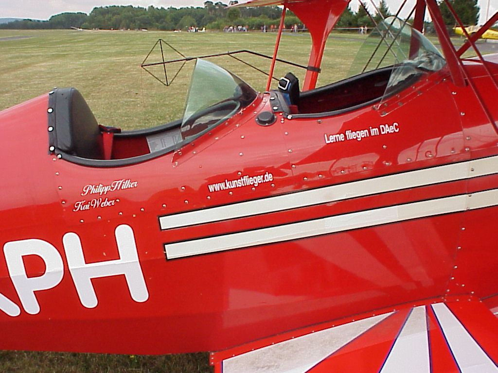 Pitts S-2A D - EXPH mit Philipp Hilker und Kai Weber - www.kunstflieger.de