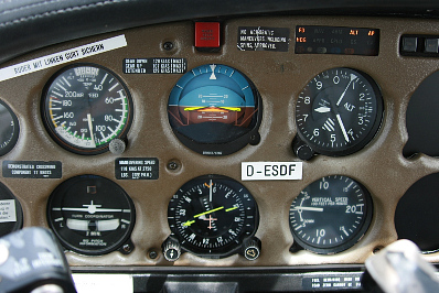 Piper Arrow III - Panel des Piloten