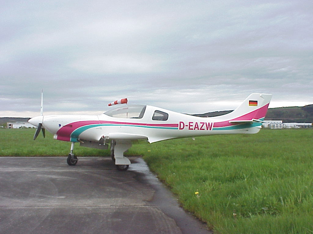 Lancair 320 D-EAZW