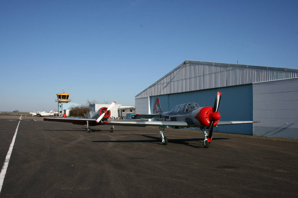 Yak-52