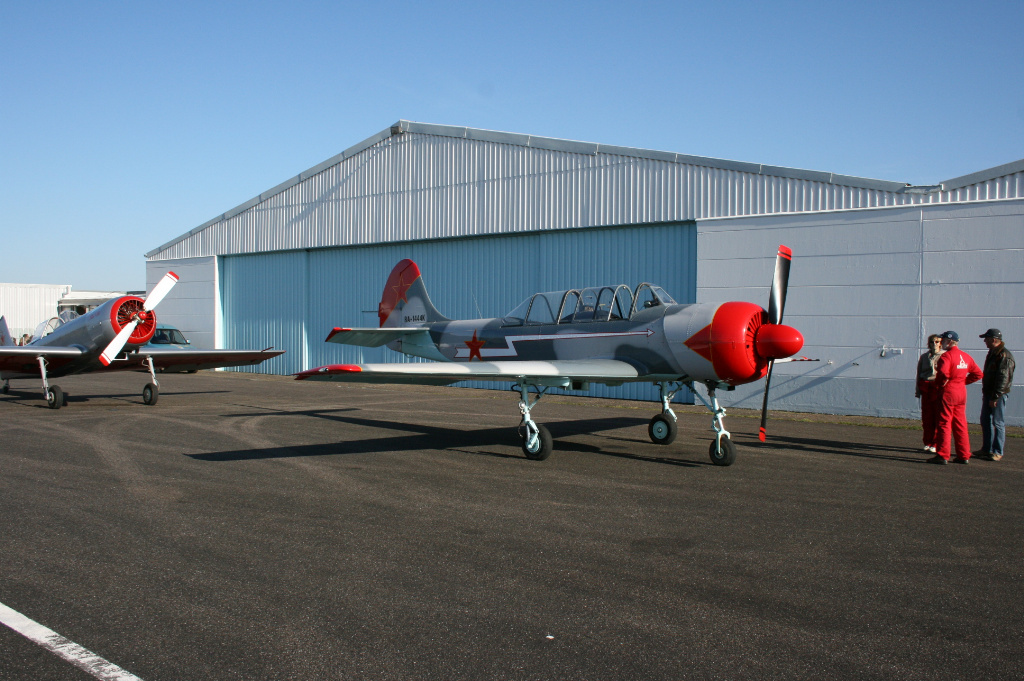 Yak-52