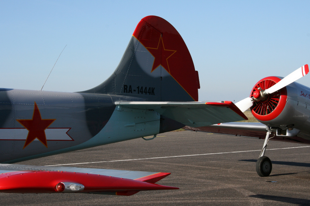 Yak-52