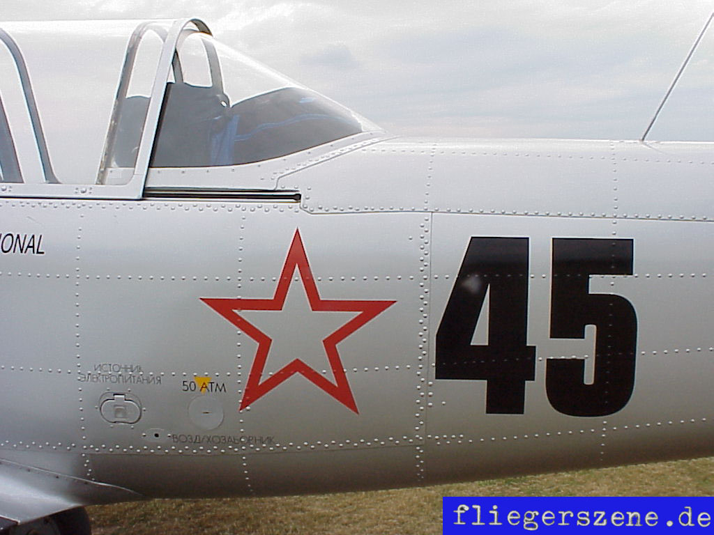 Yak-52