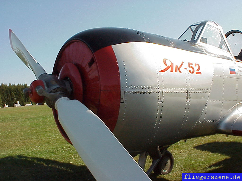 Yakovlev Yak-52